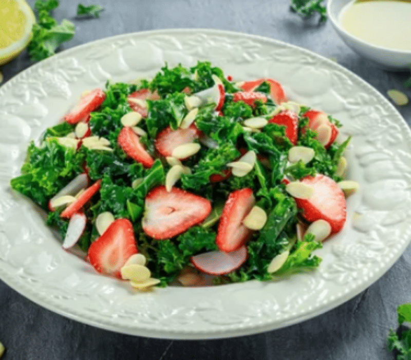 salad tươi ngon bổ dưỡng dễ làm từ cải kale 